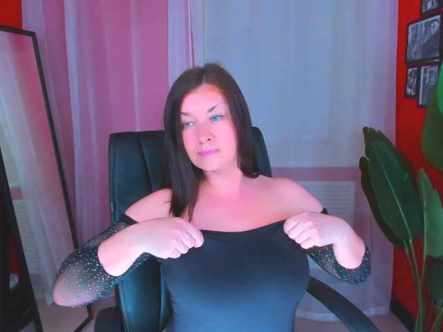 AnaMills live cam on BongaCams