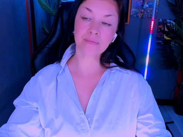 AnaMills live cam preview
