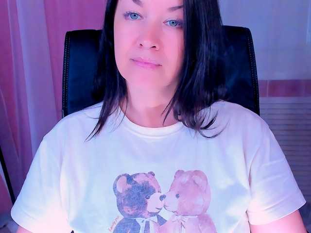 AnaMills live cam on BongaCams