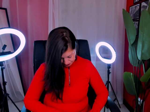 AnaMills live cam preview