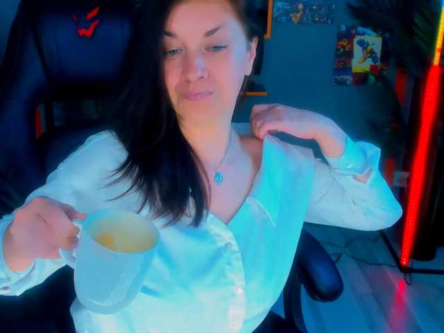 AnaMills live cam on BongaCams