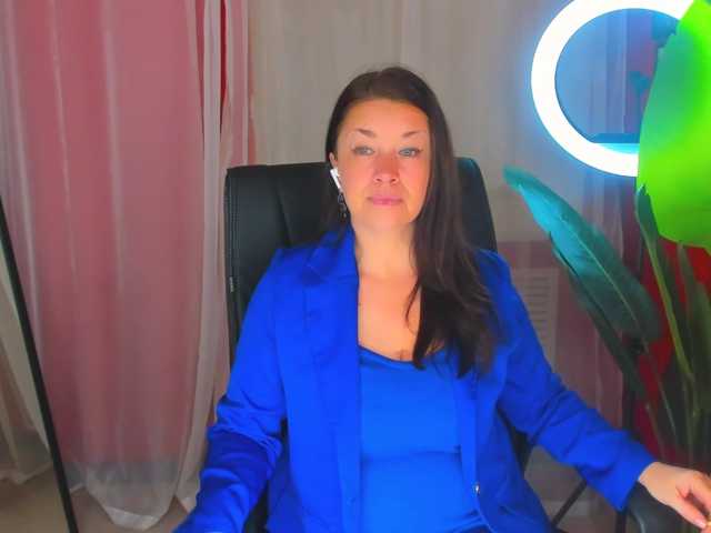 AnaMills live cam