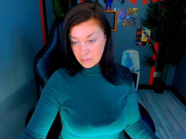 AnaMills's BongaCams show and profile