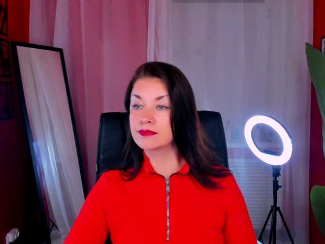 AnaMills live cam preview