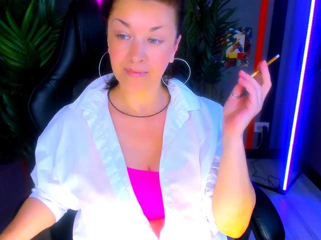 AnaMills live cam on BongaCams