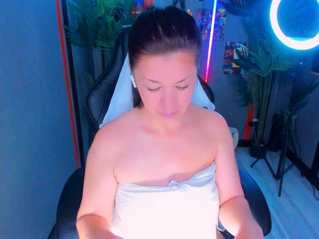 AnaMills live cam on BongaCams