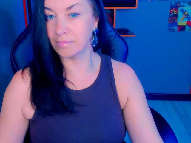 AnaMills live webcam show