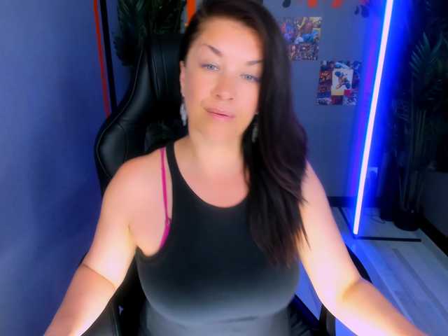 AnaMills live webcam show