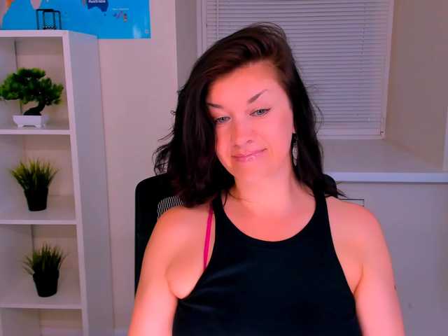 AnaMills live cam on BongaCams