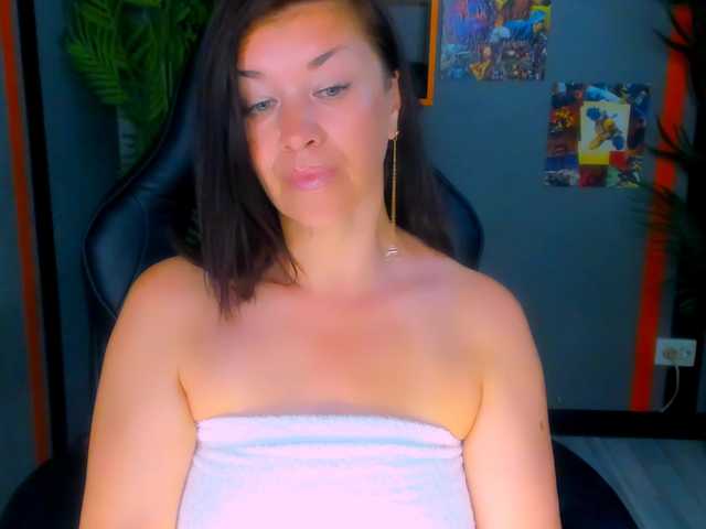 AnaMills live cam on BongaCams
