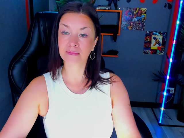AnaMills live cam on BongaCams