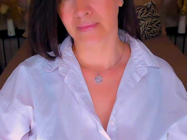 AnaMills live cam on BongaCams