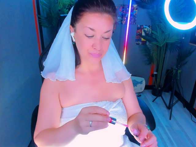 AnaMills live cam on BongaCams