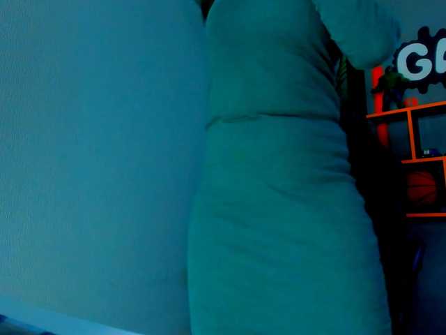 AnaMills's BongaCams show and profile