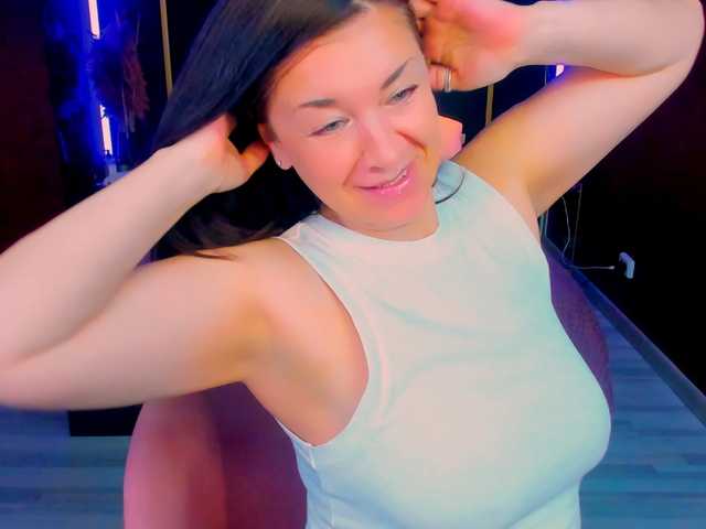 AnaMills live cam on BongaCams