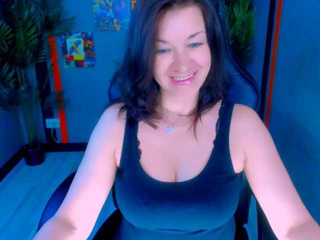 AnaMills webcam bongacams model stream image