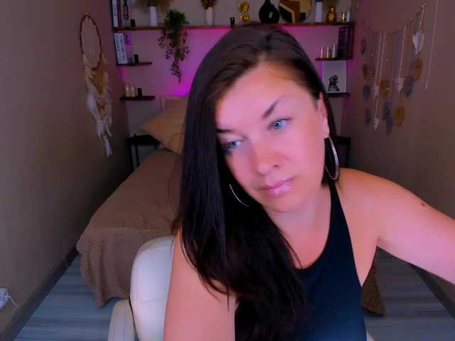 AnaMills live cam on BongaCams