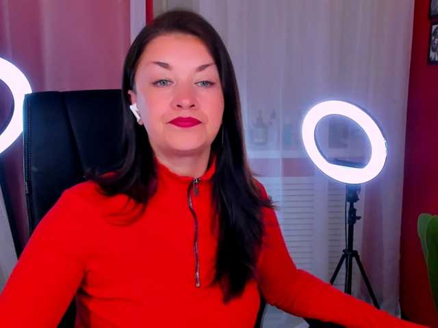 AnaMills live cam preview