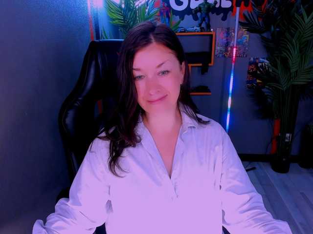 AnaMills live cam preview