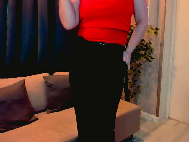 AnaMills live cam preview