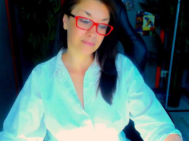 AnaMills live cam on BongaCams
