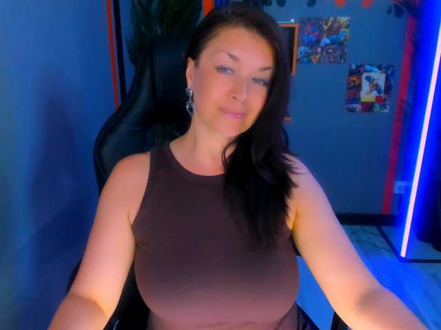 AnaMills live cam on BongaCams