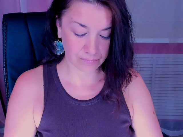 AnaMills live cam on BongaCams