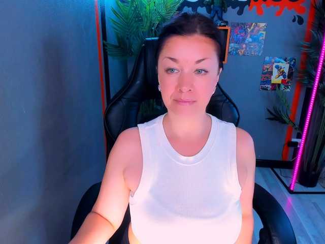 AnaMills live cam on BongaCams