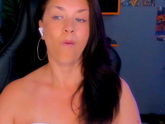 anamills live sex show