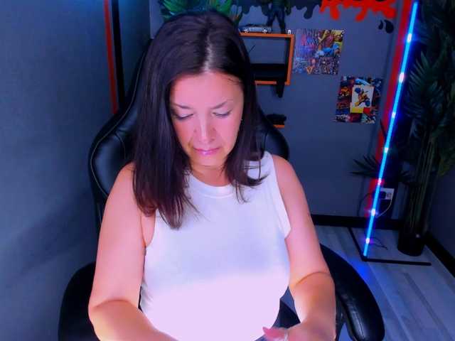 AnaMills live cam on BongaCams
