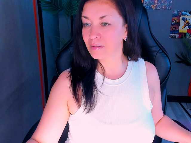 AnaMills live cam preview
