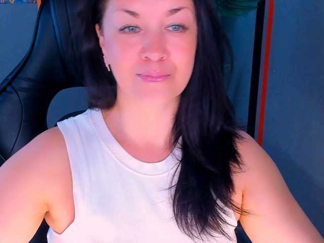 AnaMills live cam on BongaCams