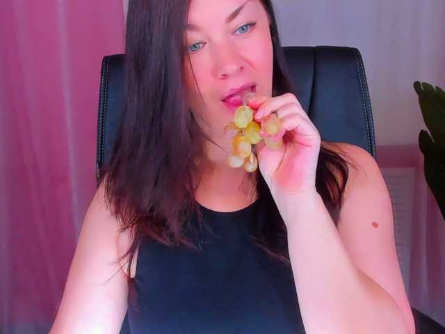 AnaMills live cam on BongaCams