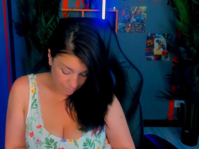 AnaMills live webcam show