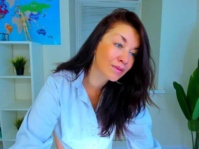 AnaMills live cam preview