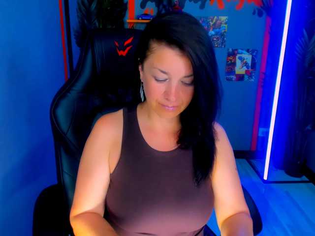 AnaMills live webcam show
