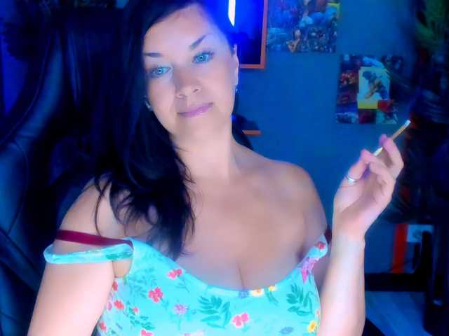 AnaMills live webcam show