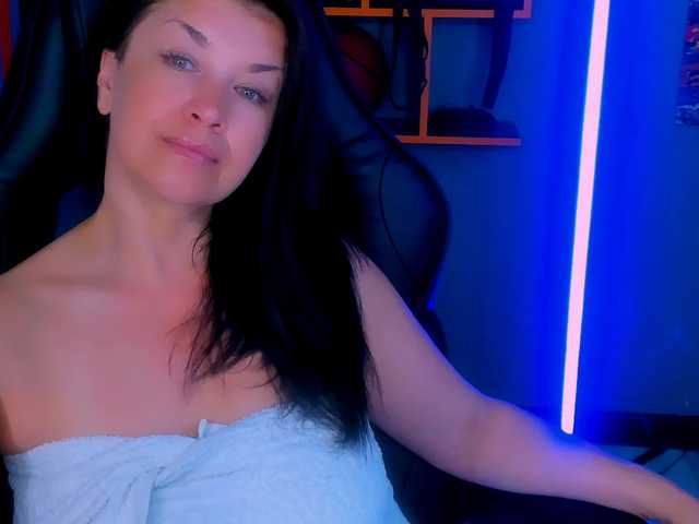 AnaMills live cam on BongaCams