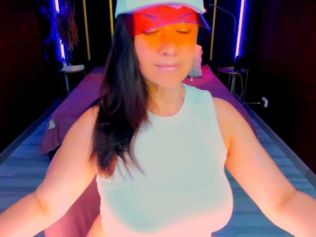 AnaMills live cam on BongaCams