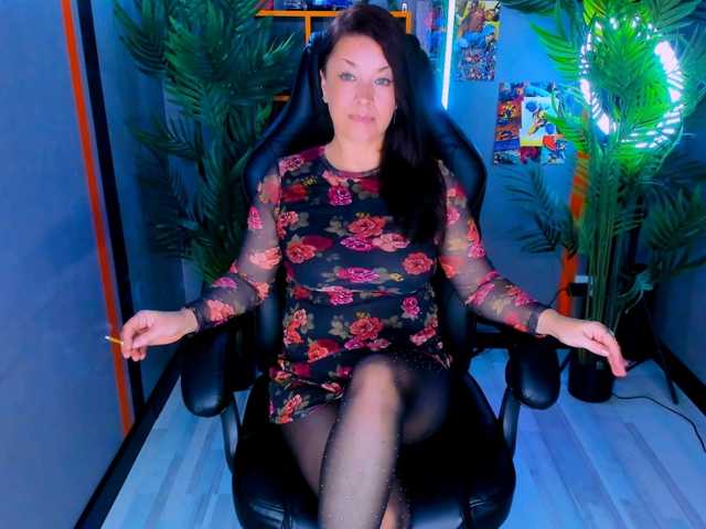 AnaMills live cam on BongaCams