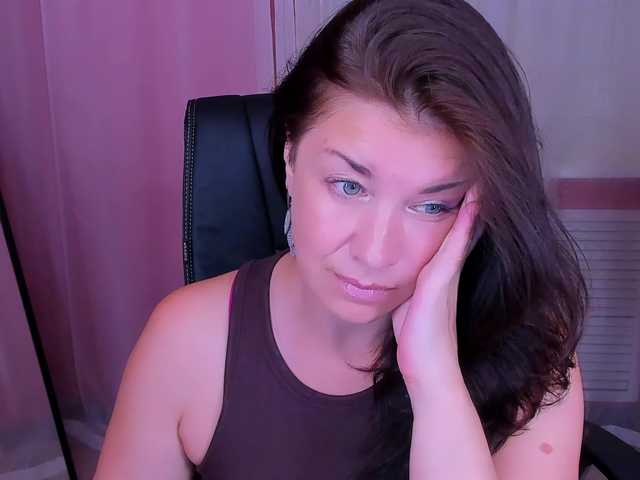 AnaMills live cam on BongaCams