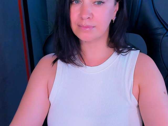 AnaMills live cam on BongaCams