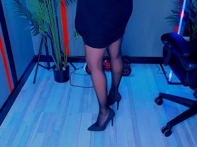 AnaMills live cam on BongaCams