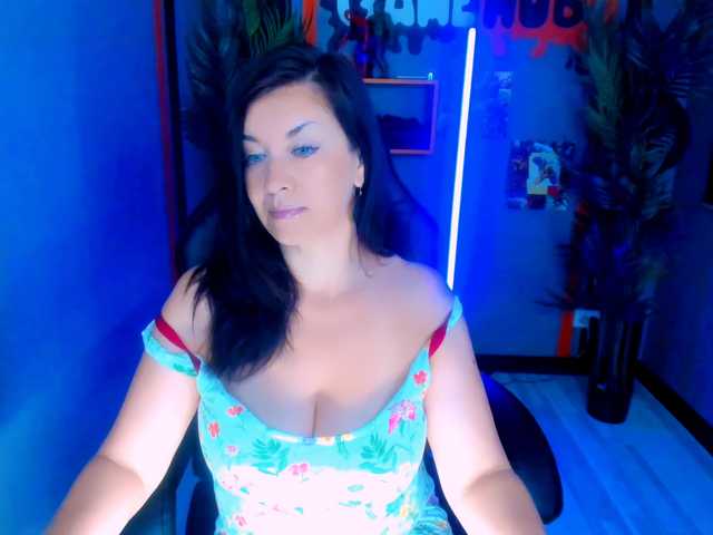 AnaMills live webcam show