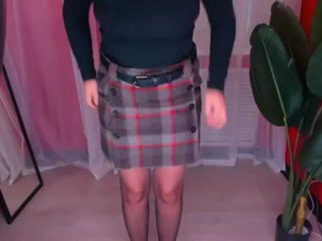 AnaMills live cam preview
