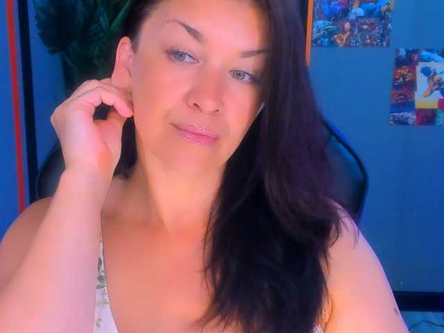 AnaMills live cam on BongaCams