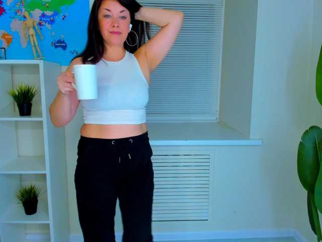 AnaMills live cam on BongaCams