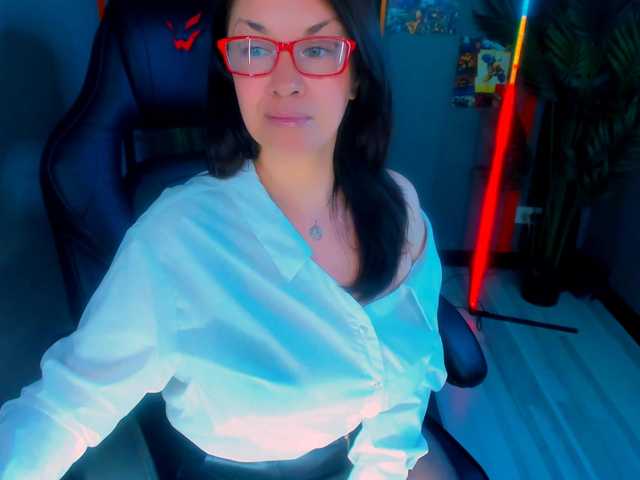 AnaMills live cam on BongaCams