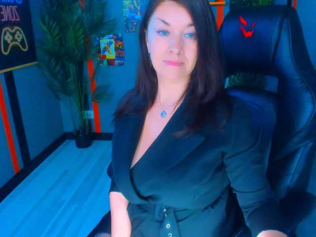 AnaMills webcam bongacams model stream image