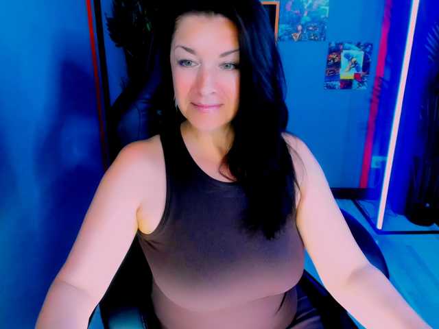 AnaMills live webcam show